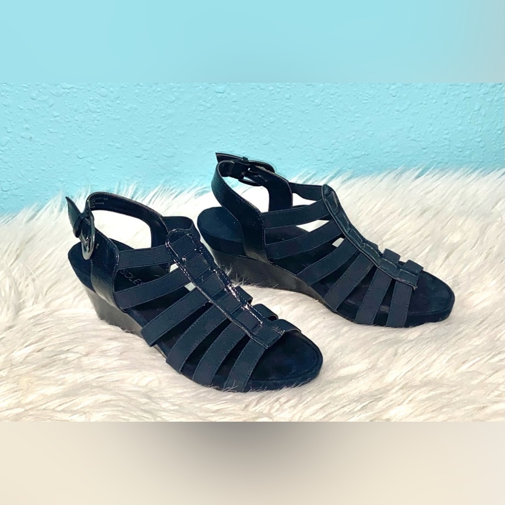 aerosols size 7.5 navy blue sandal